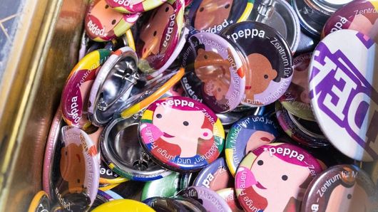 viele Buttons mit Illustrationen von *peppa